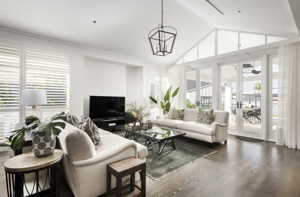 Whitsunday: Coastal Plantation style - living room